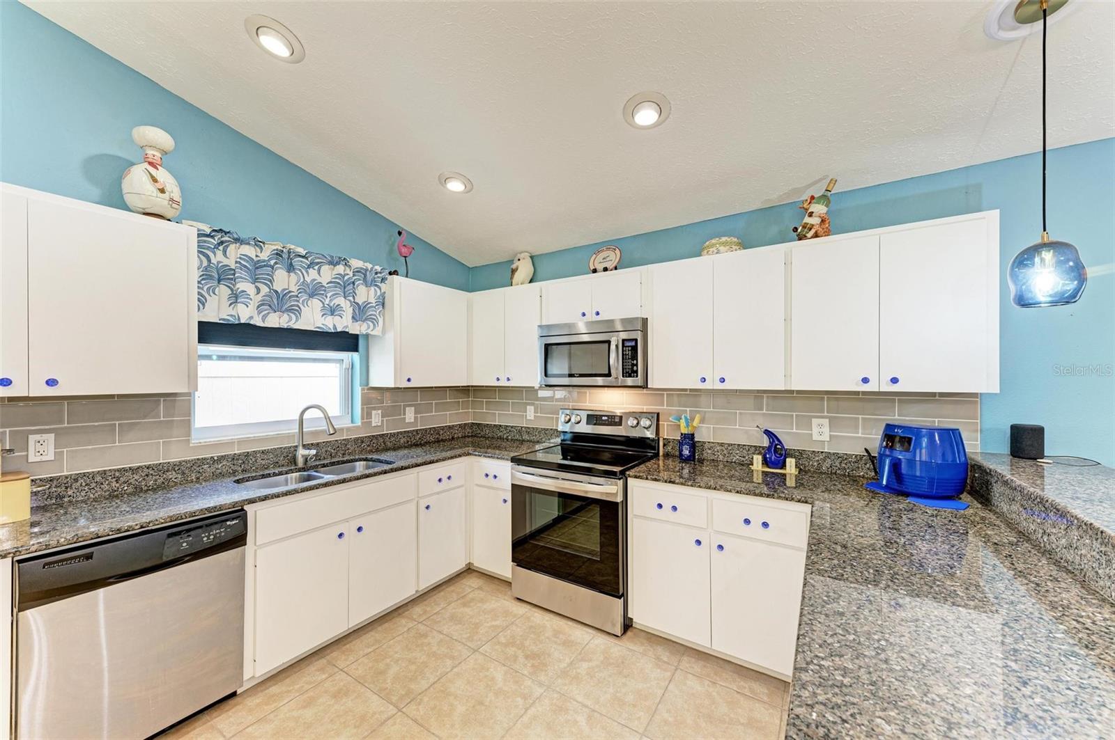 MAPLE LAKES - Residential