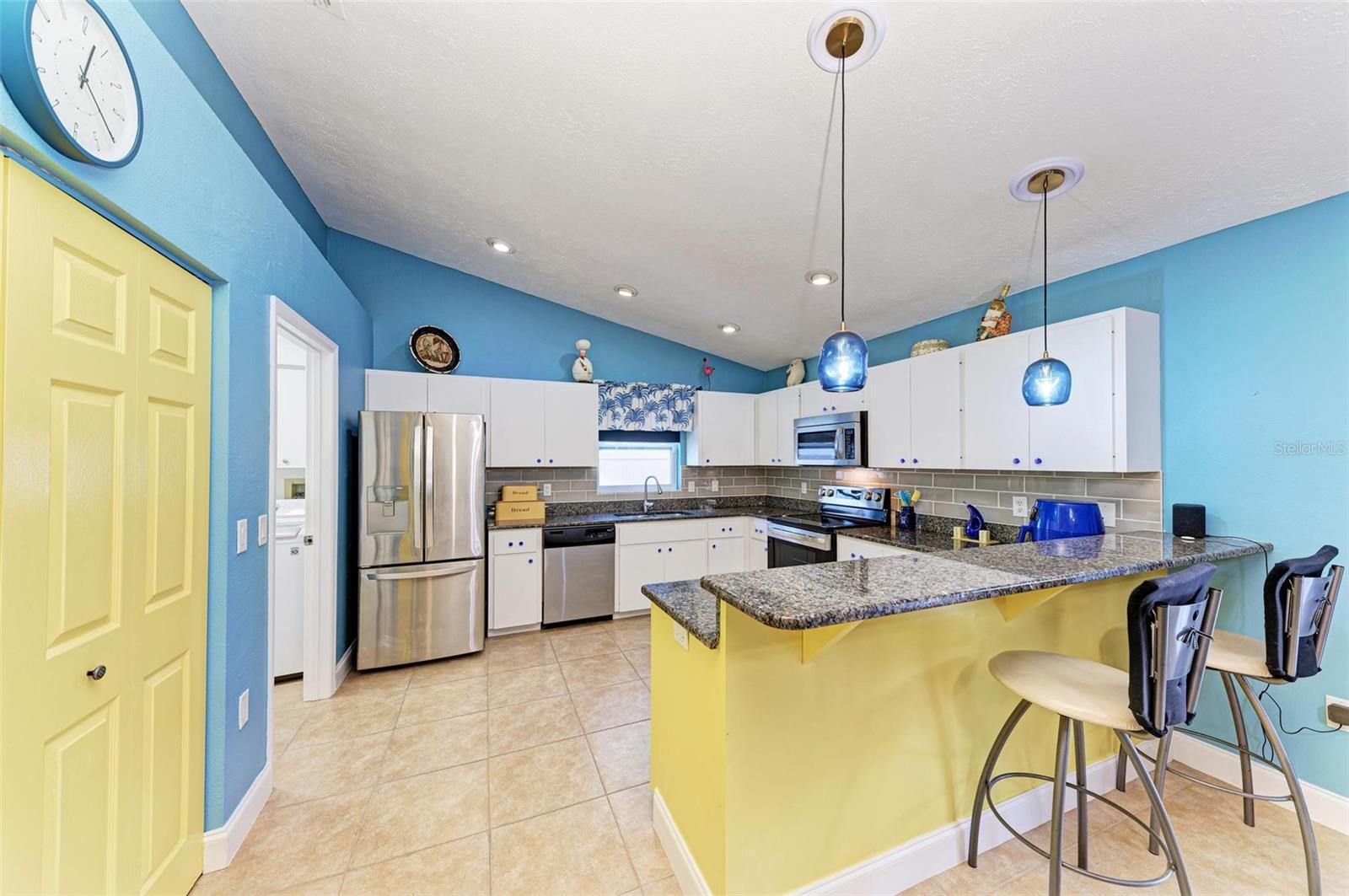 MAPLE LAKES - Residential