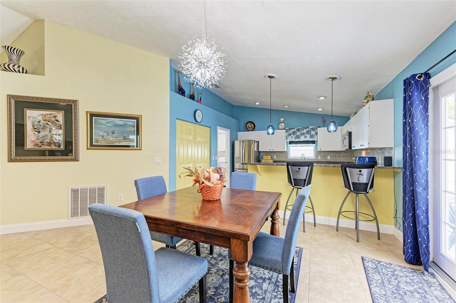 MAPLE LAKES - Residential