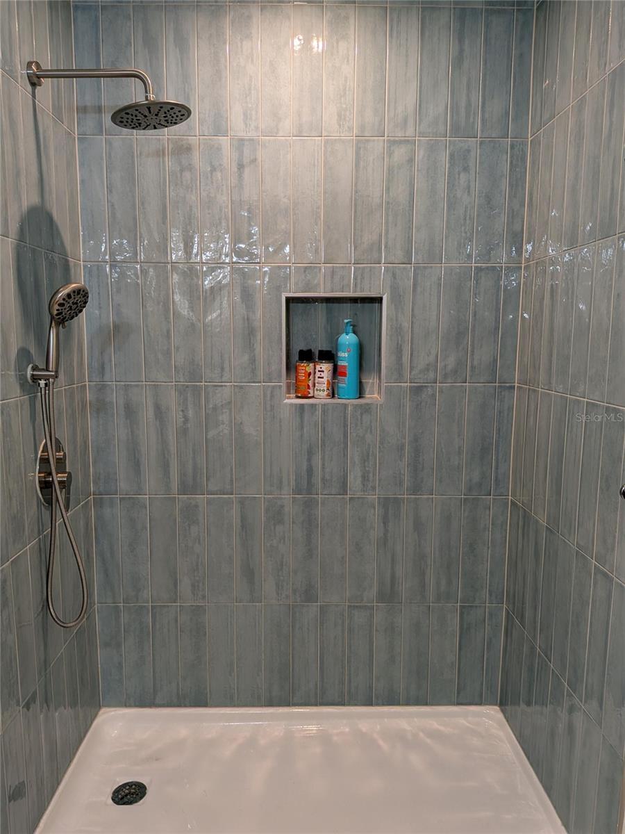 POWERS BAYVIEW ESTATES - Residential