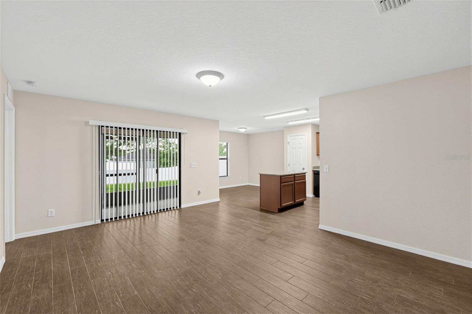 860 WOODLARK DRIVE