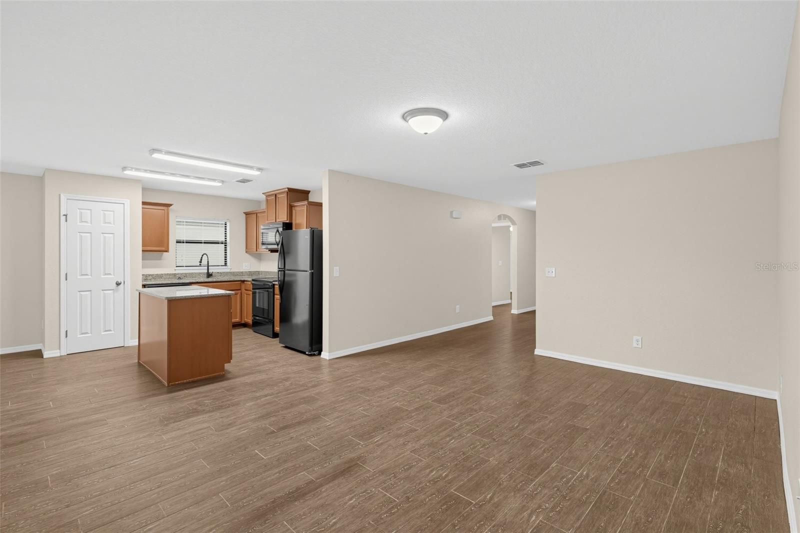 860 WOODLARK DRIVE