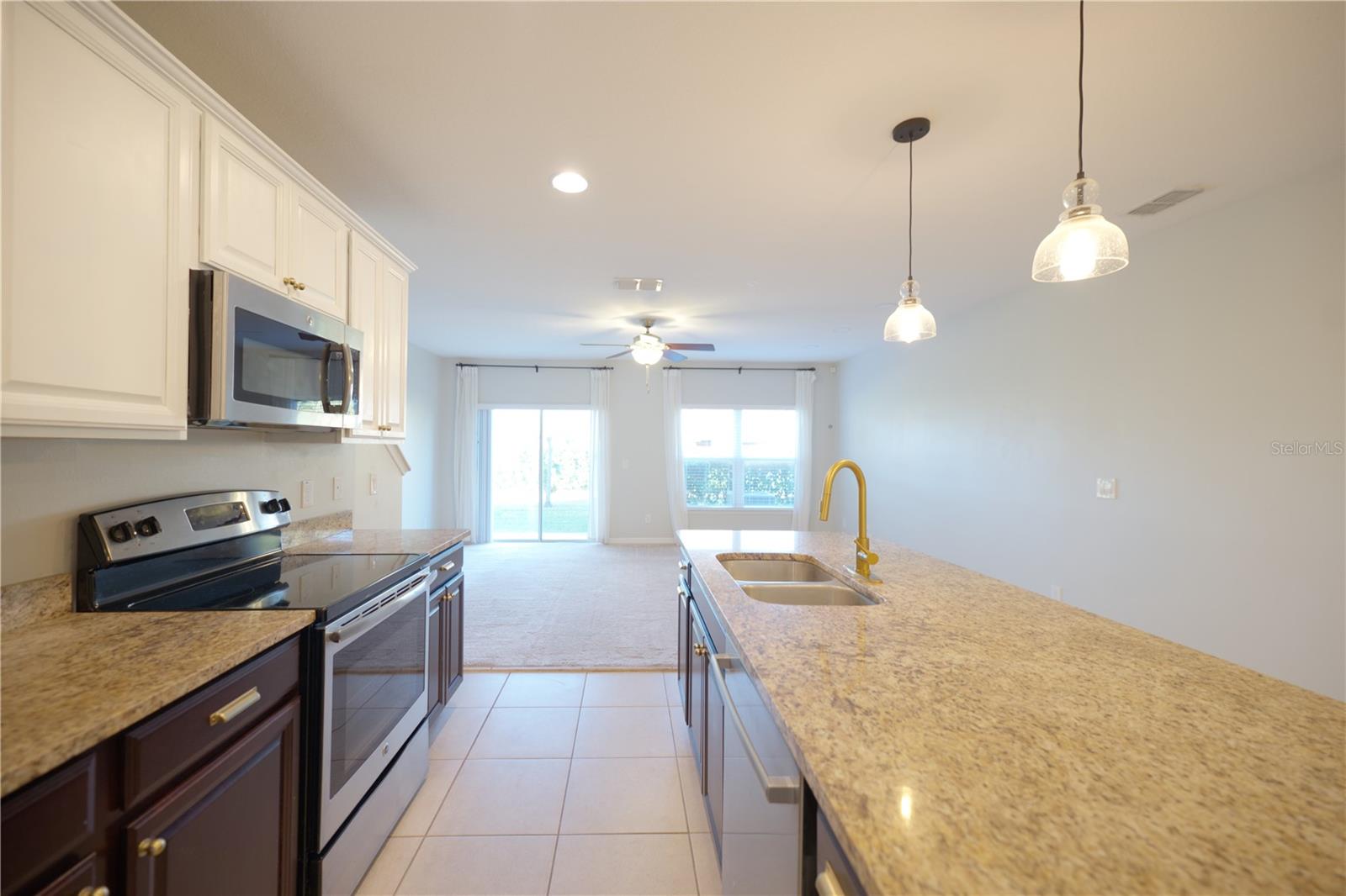 600 NORTHERN WAY 906