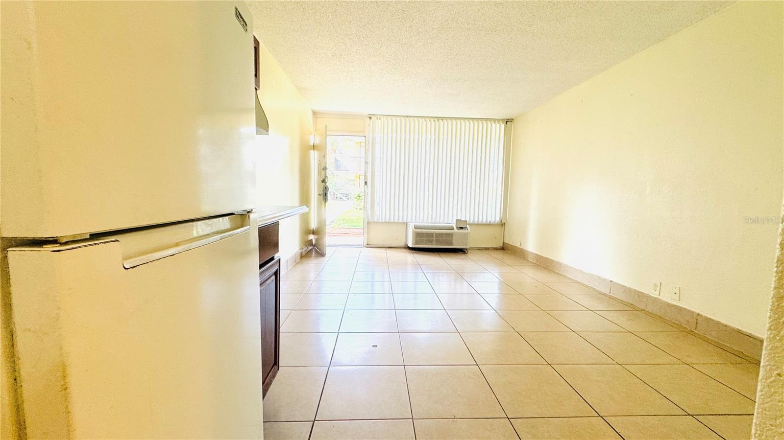 SANDLAKE COURTYARDS CONDO 5901/3515 - Residential Lease