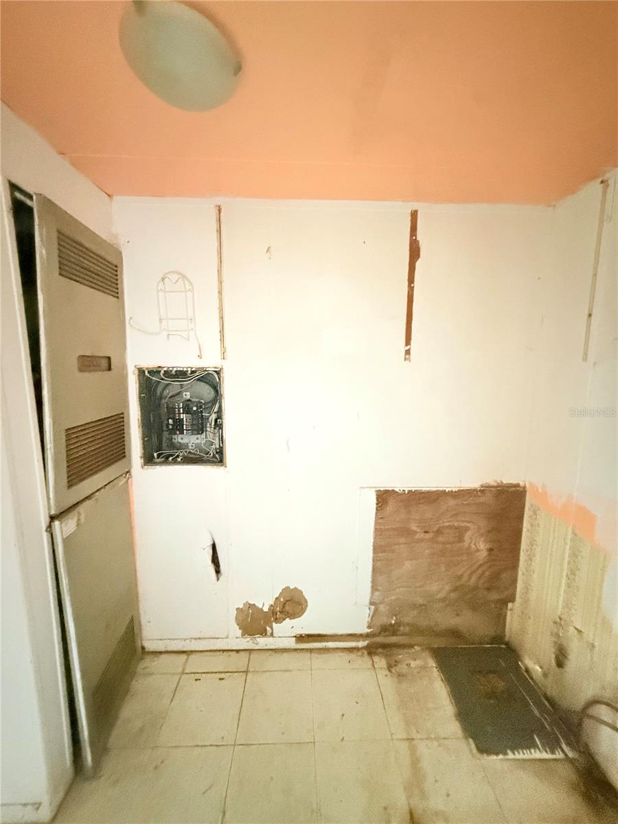 NO SUBDIVISION - Residential