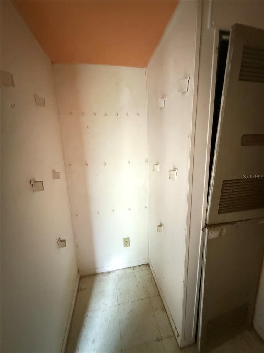 NO SUBDIVISION - Residential