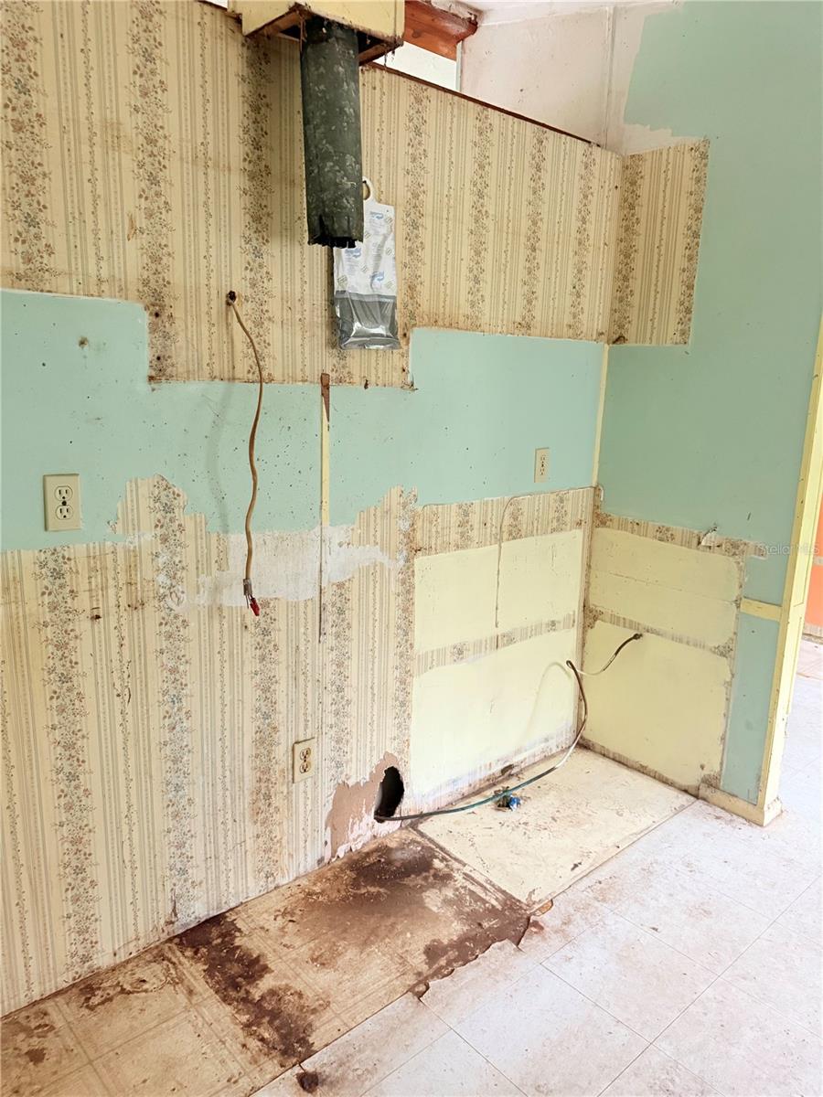 NO SUBDIVISION - Residential