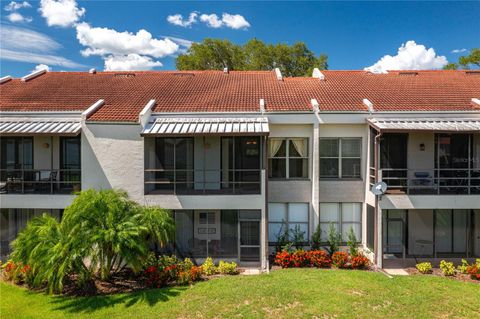 A home in WINTER HAVEN