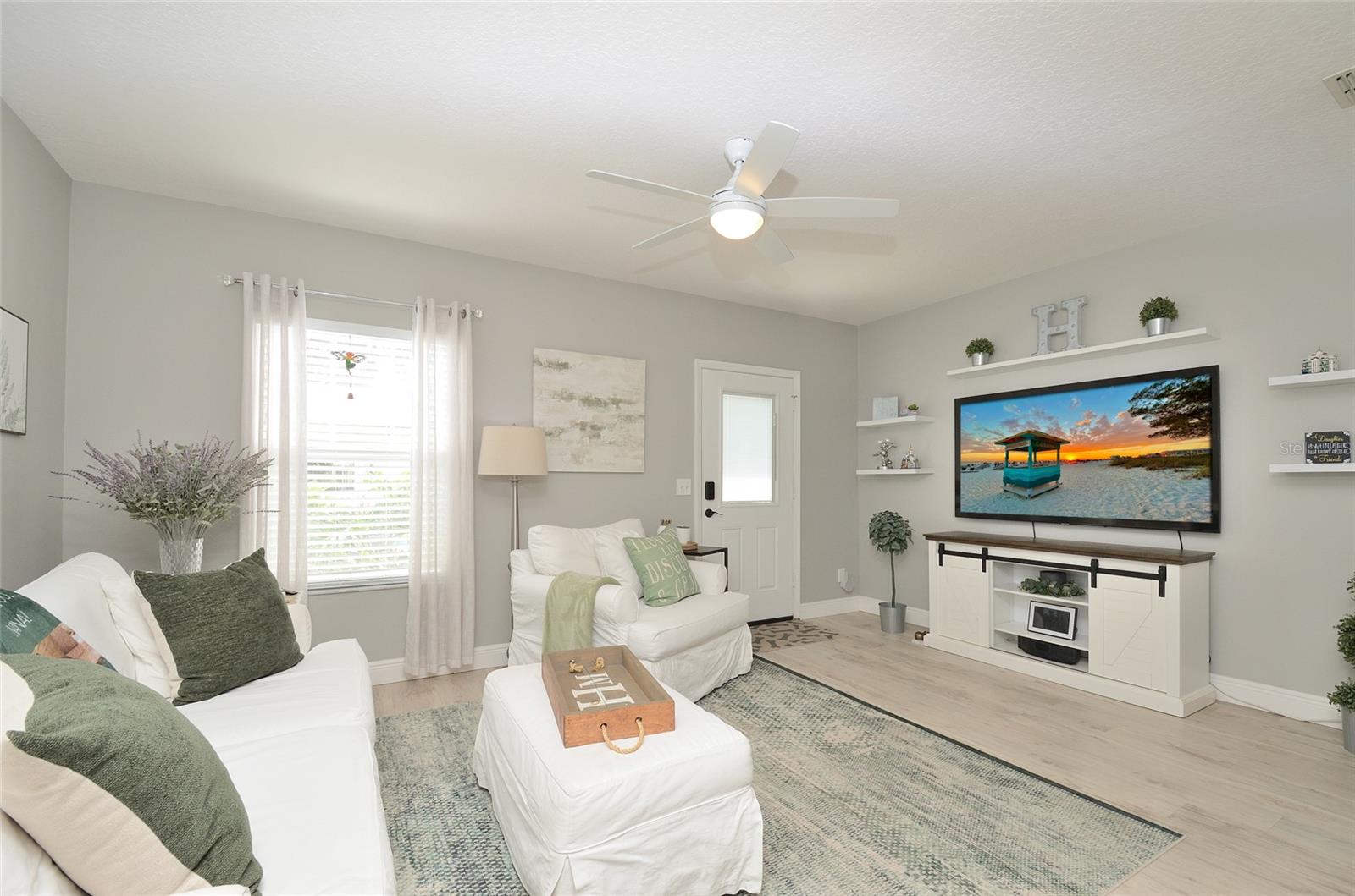 CELEBRATION ROSEVILLE CORNER - Residential