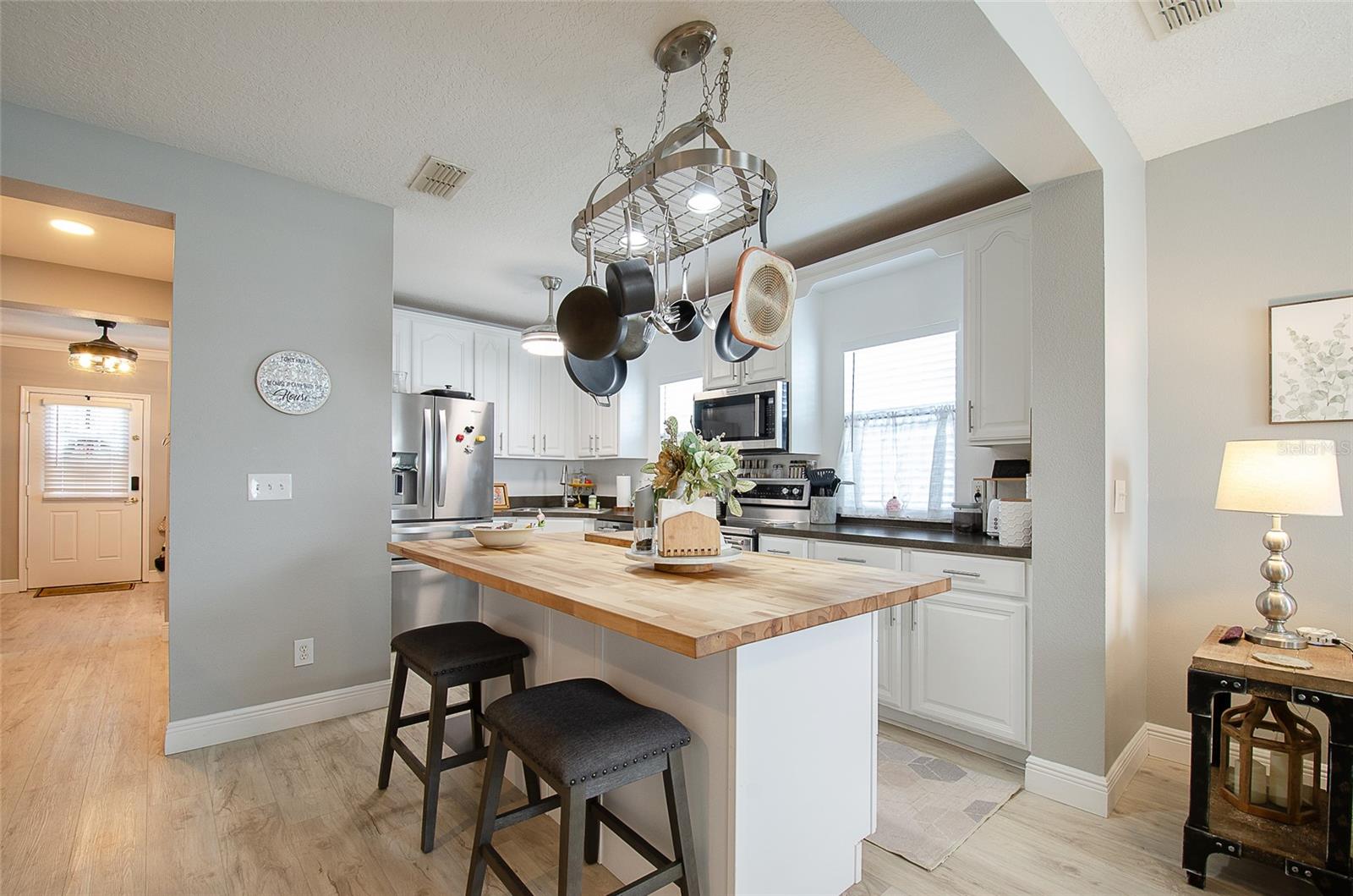 CELEBRATION ROSEVILLE CORNER - Residential