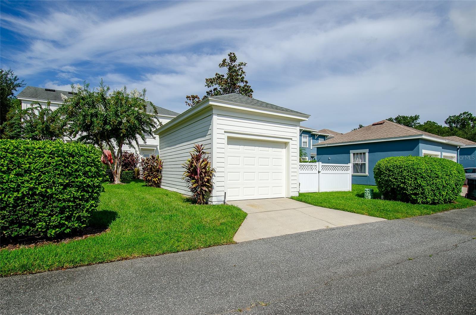 CELEBRATION ROSEVILLE CORNER - Residential