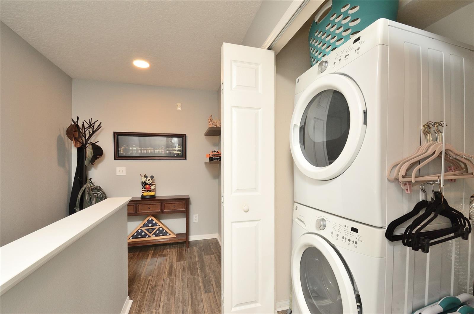 CELEBRATION ROSEVILLE CORNER - Residential