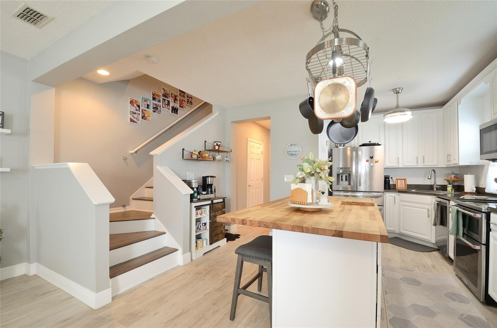 CELEBRATION ROSEVILLE CORNER - Residential