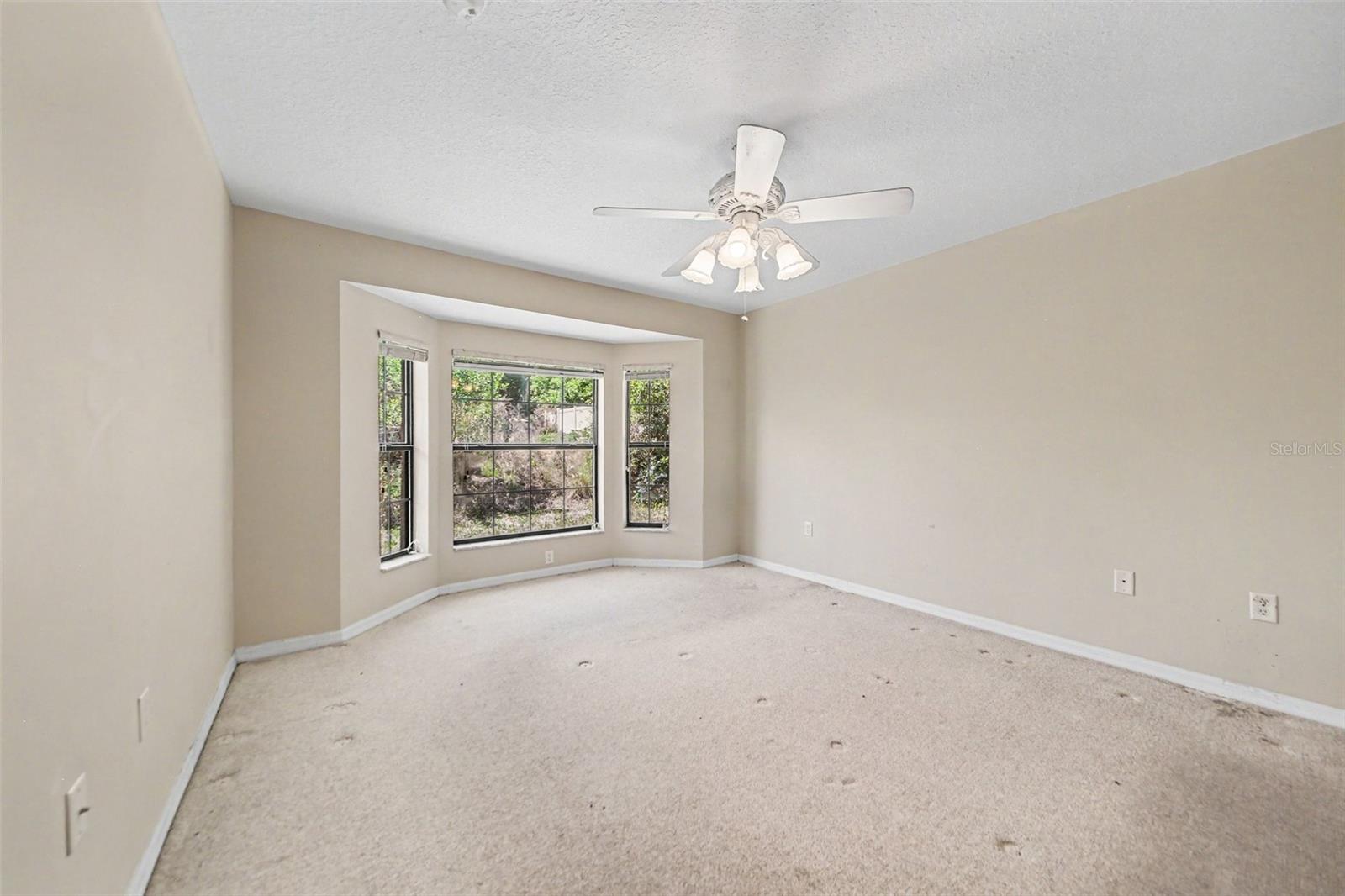 TAVARES GROVES AT BAYTREE PH 02 LT 71 PB - Residential