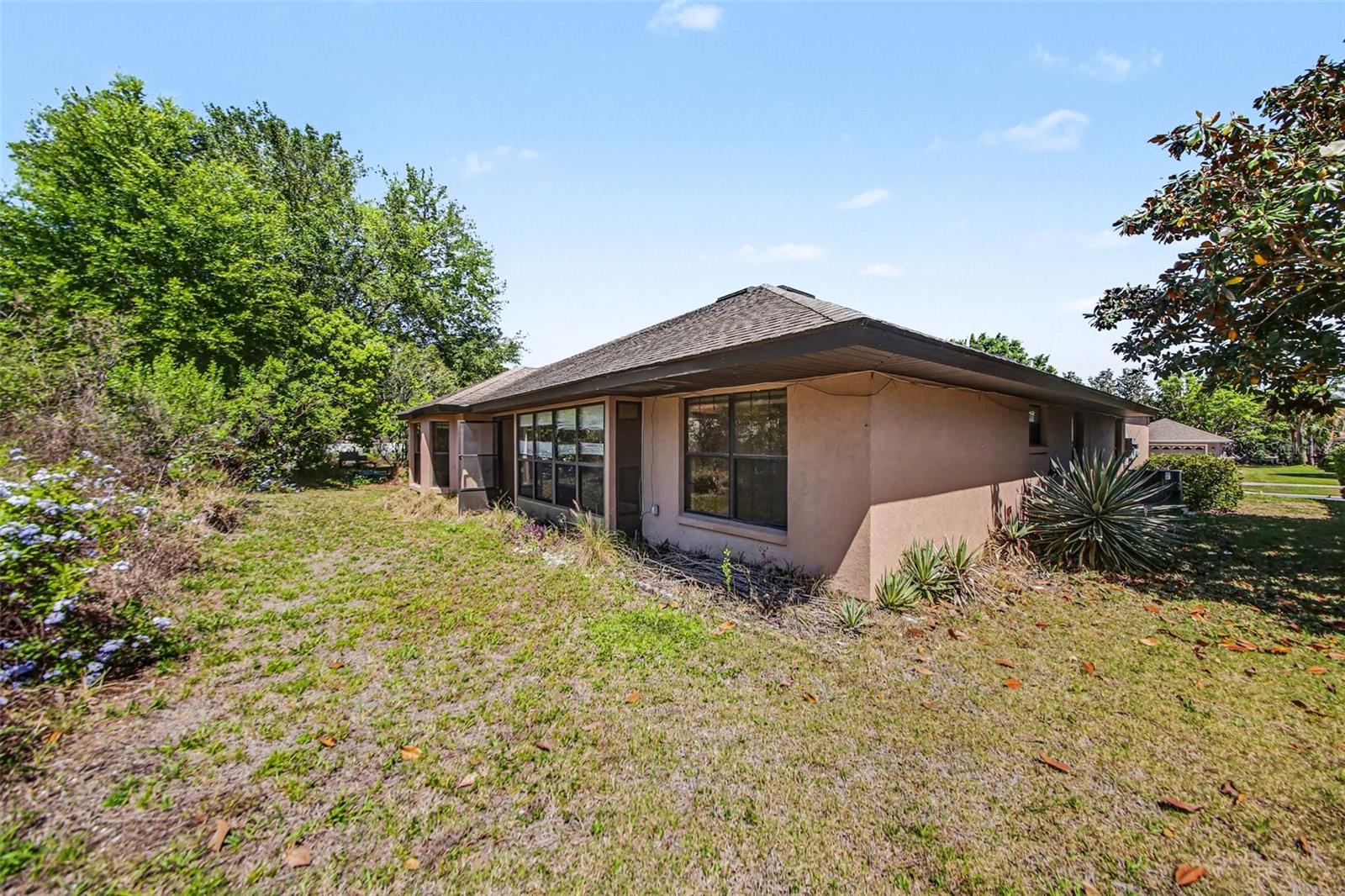 TAVARES GROVES AT BAYTREE PH 02 LT 71 PB - Residential