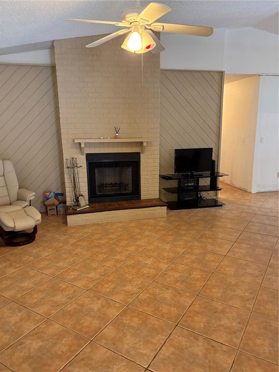 2114 KUMQUAT DRIVE