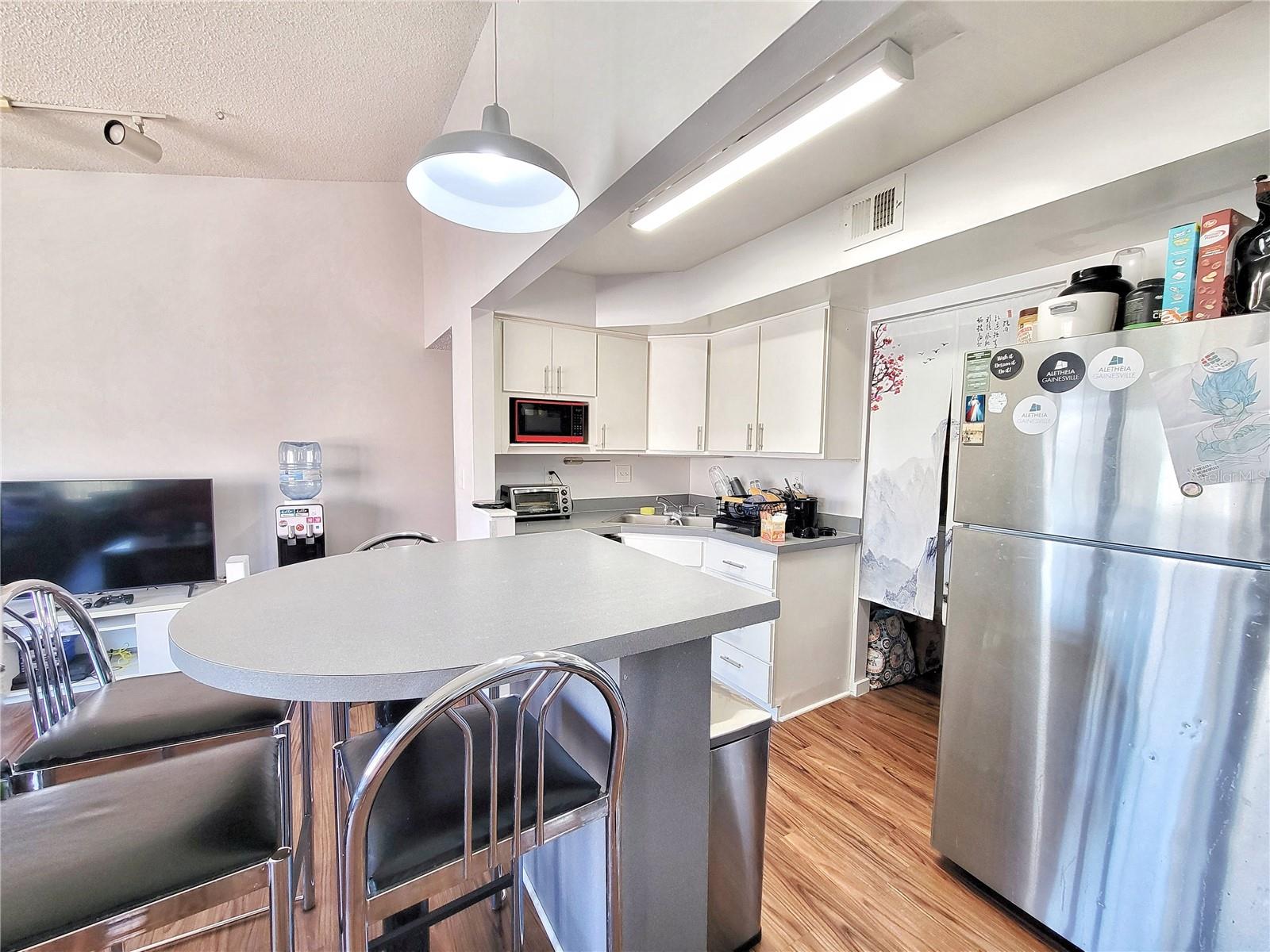 UNIVERSITY COMMONS - Residential