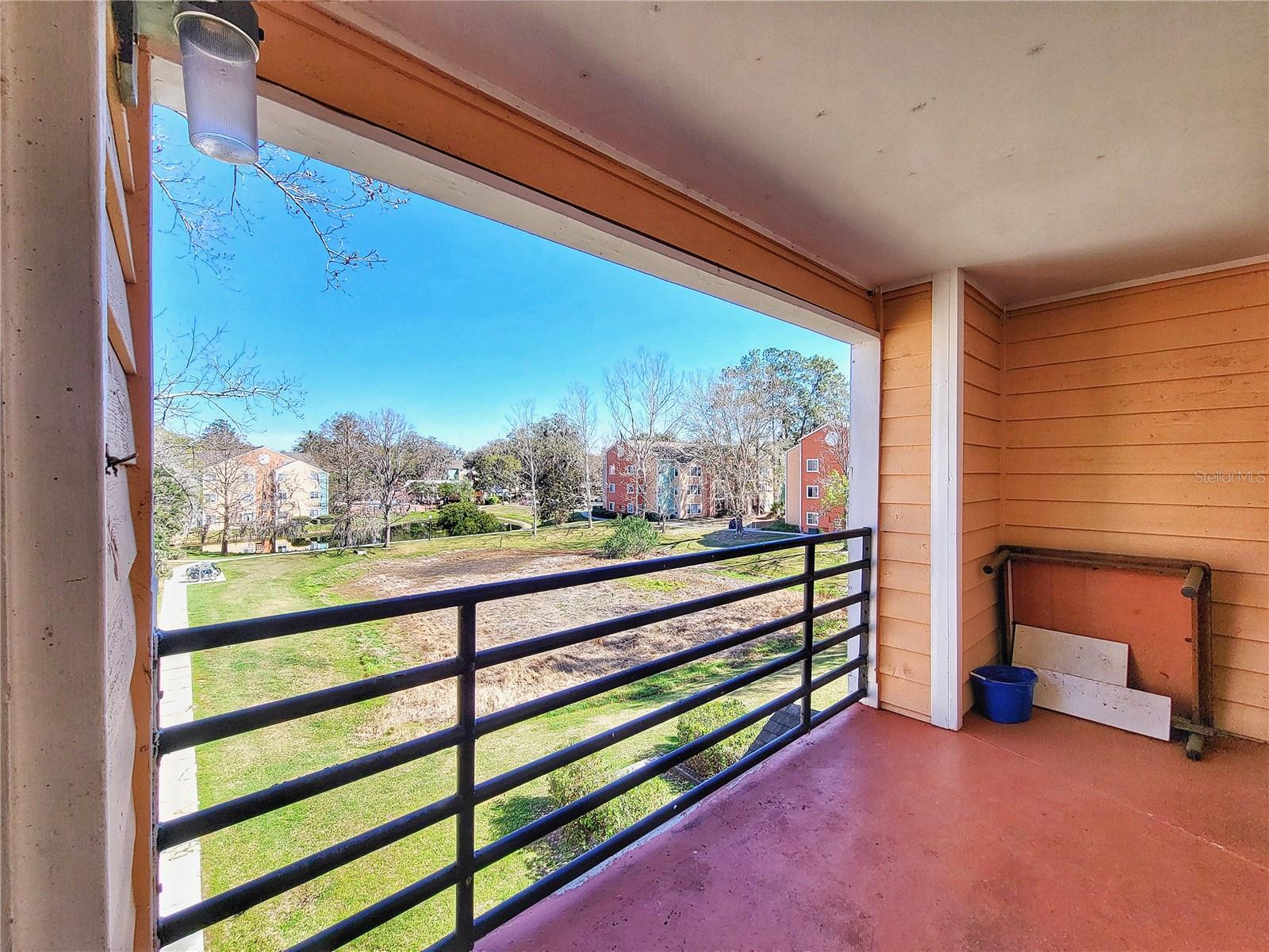 UNIVERSITY COMMONS - Residential