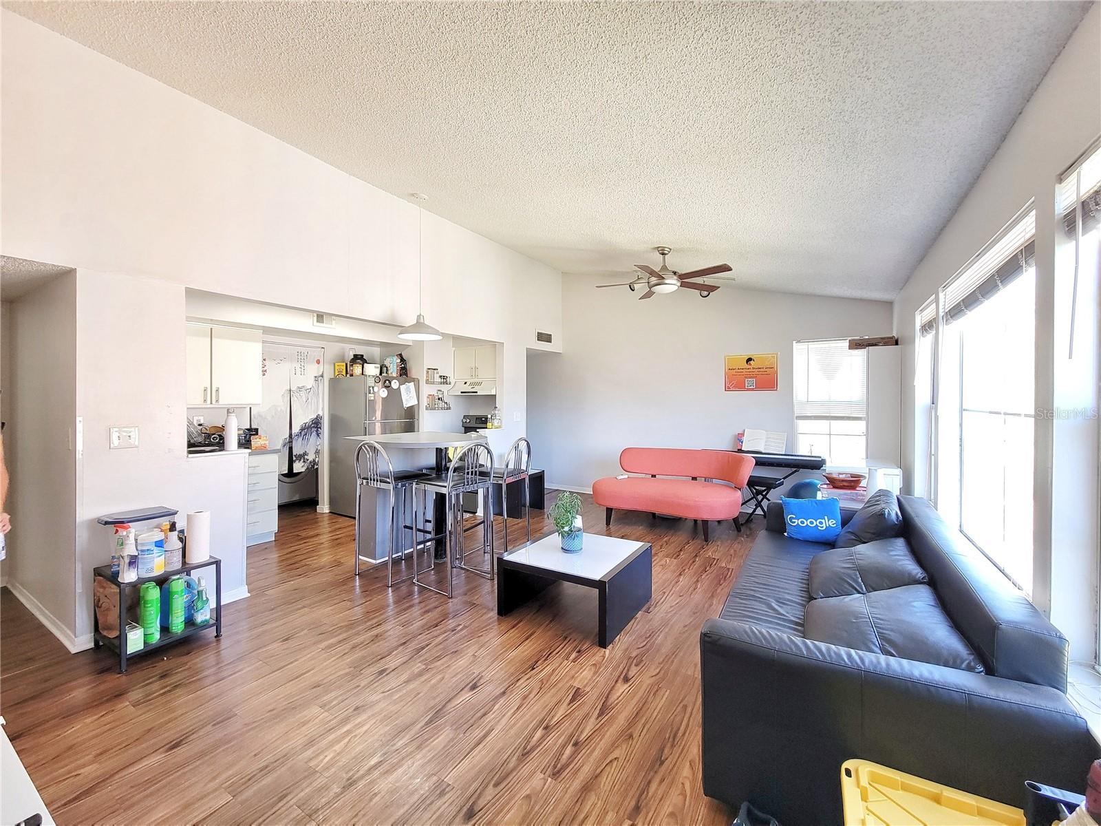 UNIVERSITY COMMONS - Residential