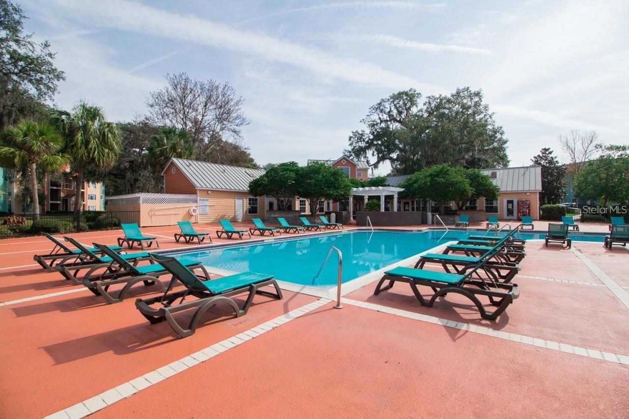 UNIVERSITY COMMONS - Residential