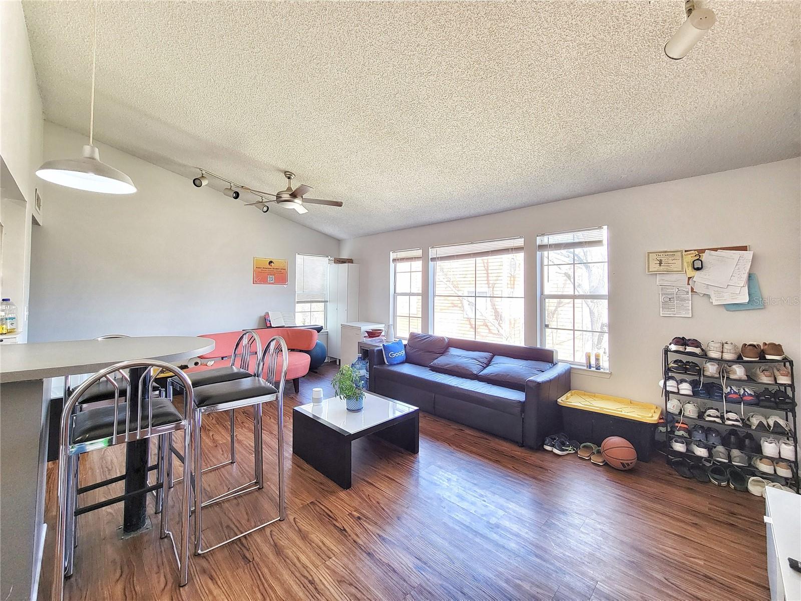 UNIVERSITY COMMONS - Residential