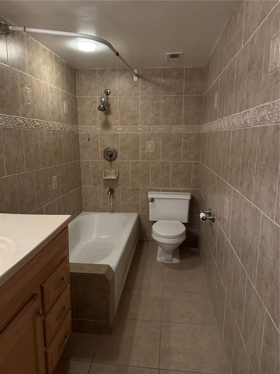 TOWNVIEW CONDO - Residential Lease