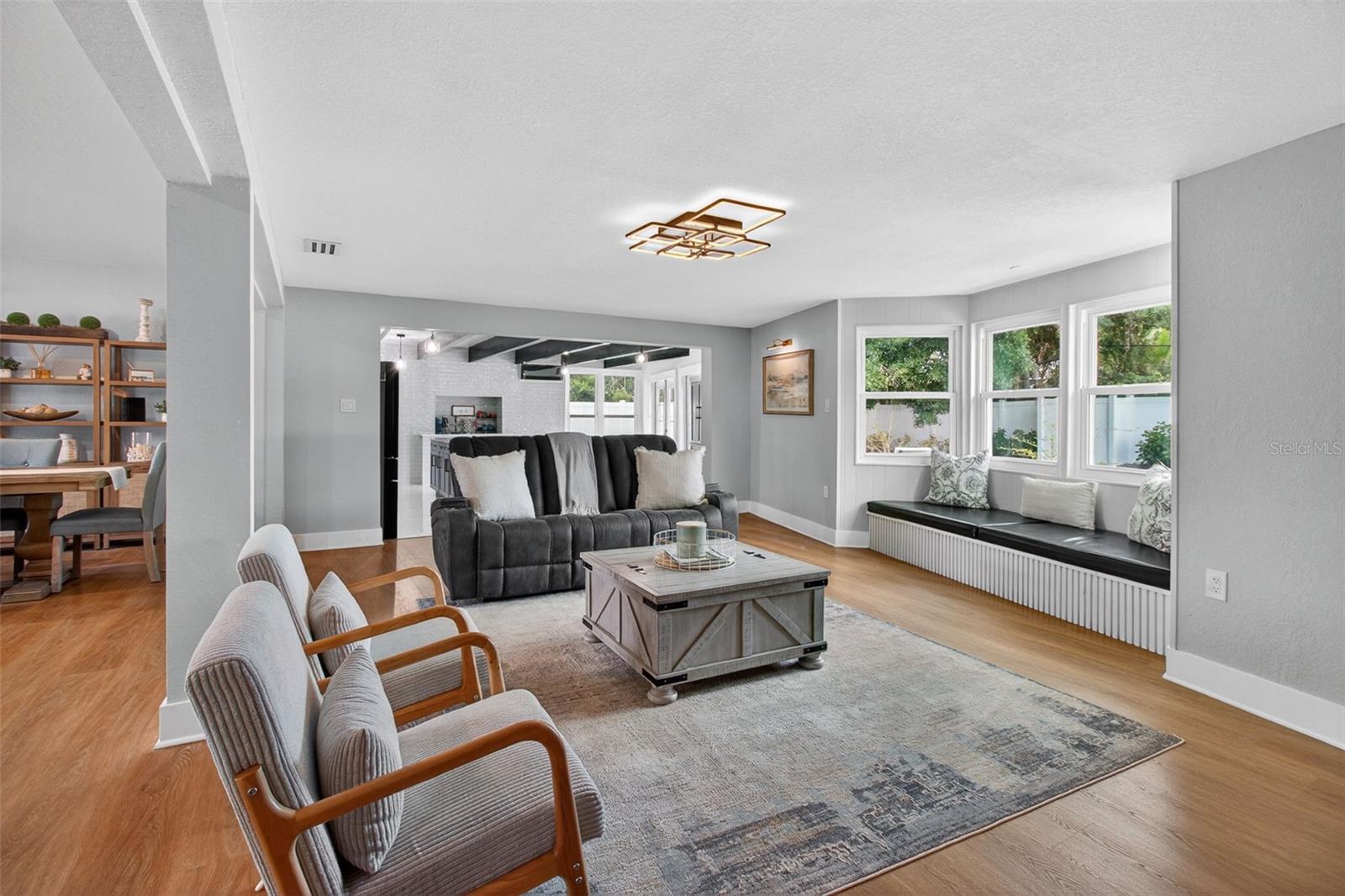 BELLEAIR ESTATES - Residential