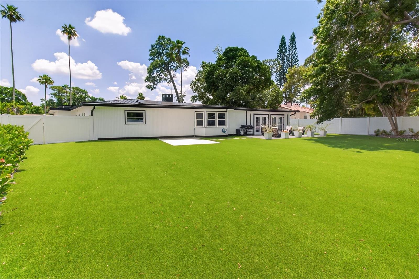 BELLEAIR ESTATES - Residential
