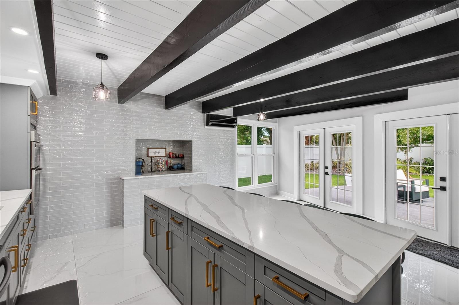 BELLEAIR ESTATES - Residential