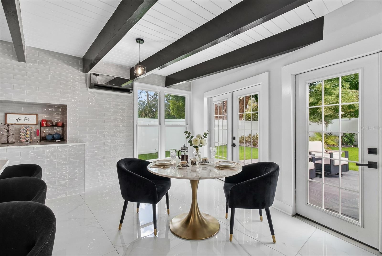 BELLEAIR ESTATES - Residential