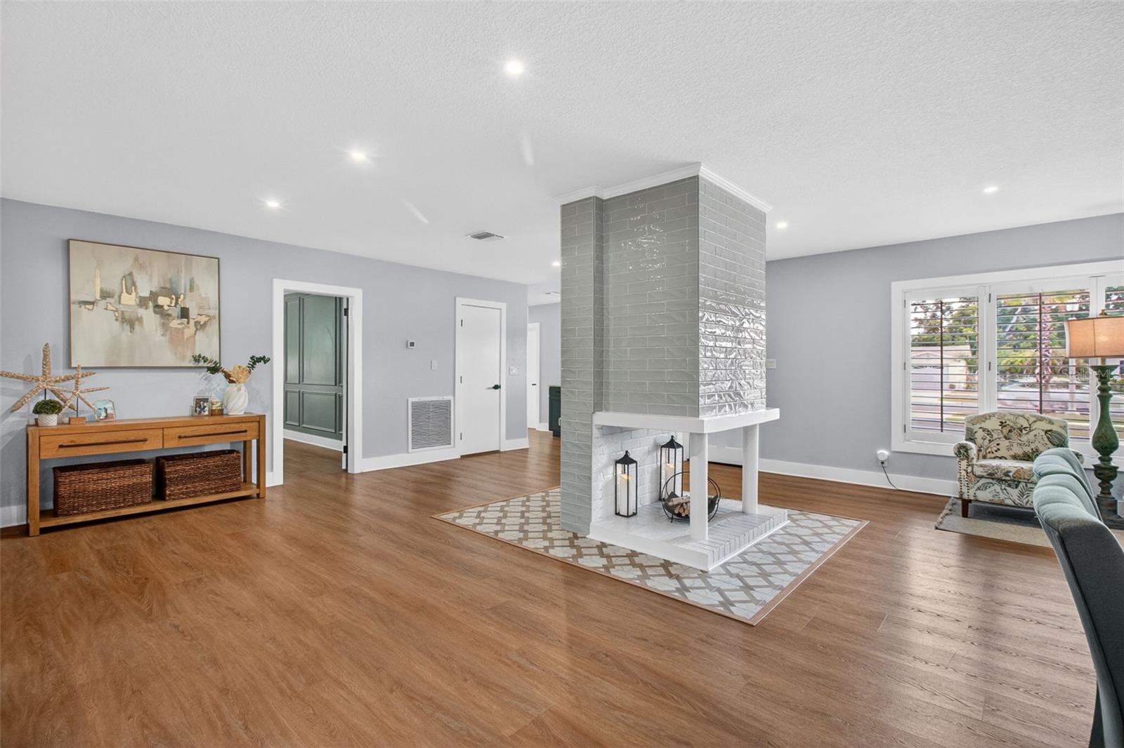 BELLEAIR ESTATES - Residential