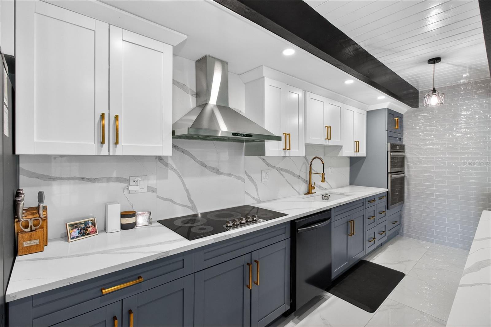 BELLEAIR ESTATES - Residential