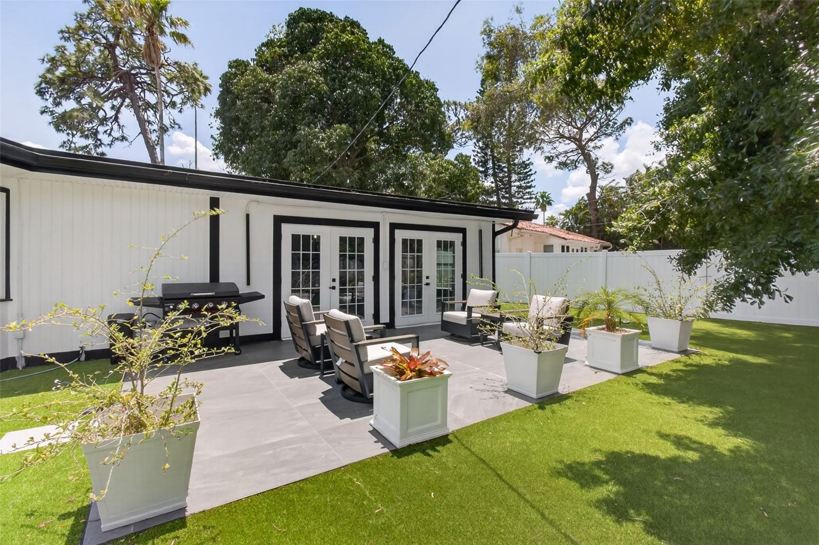 BELLEAIR ESTATES - Residential