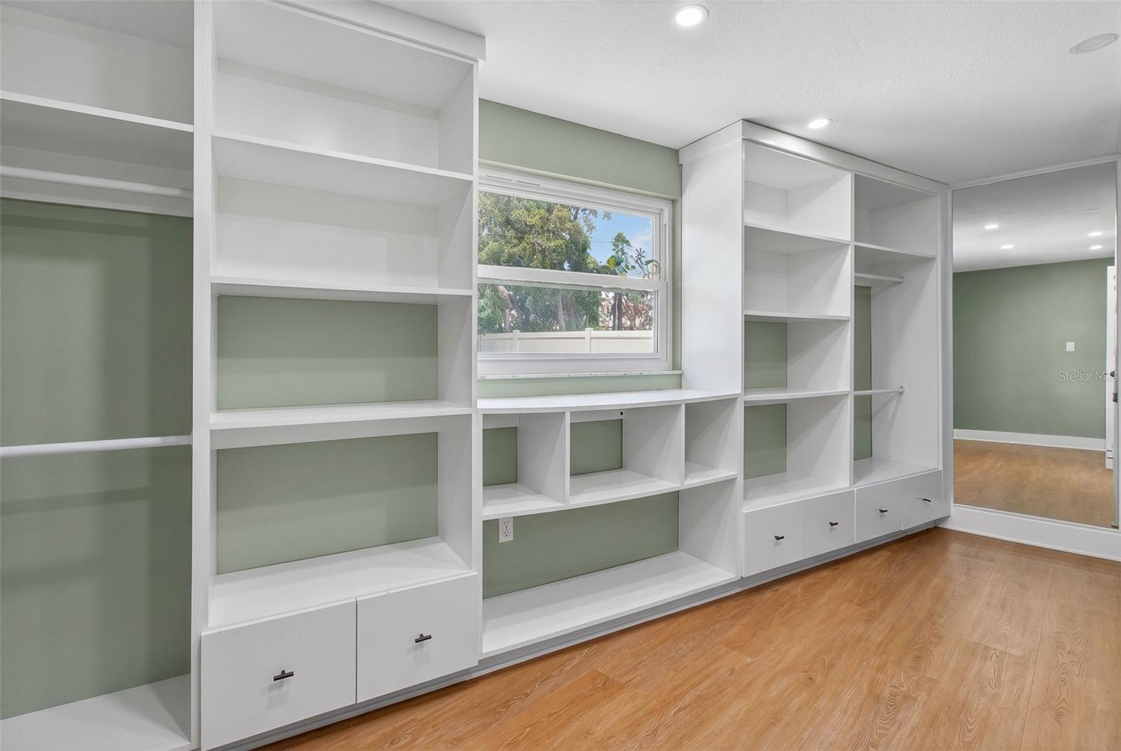 BELLEAIR ESTATES - Residential