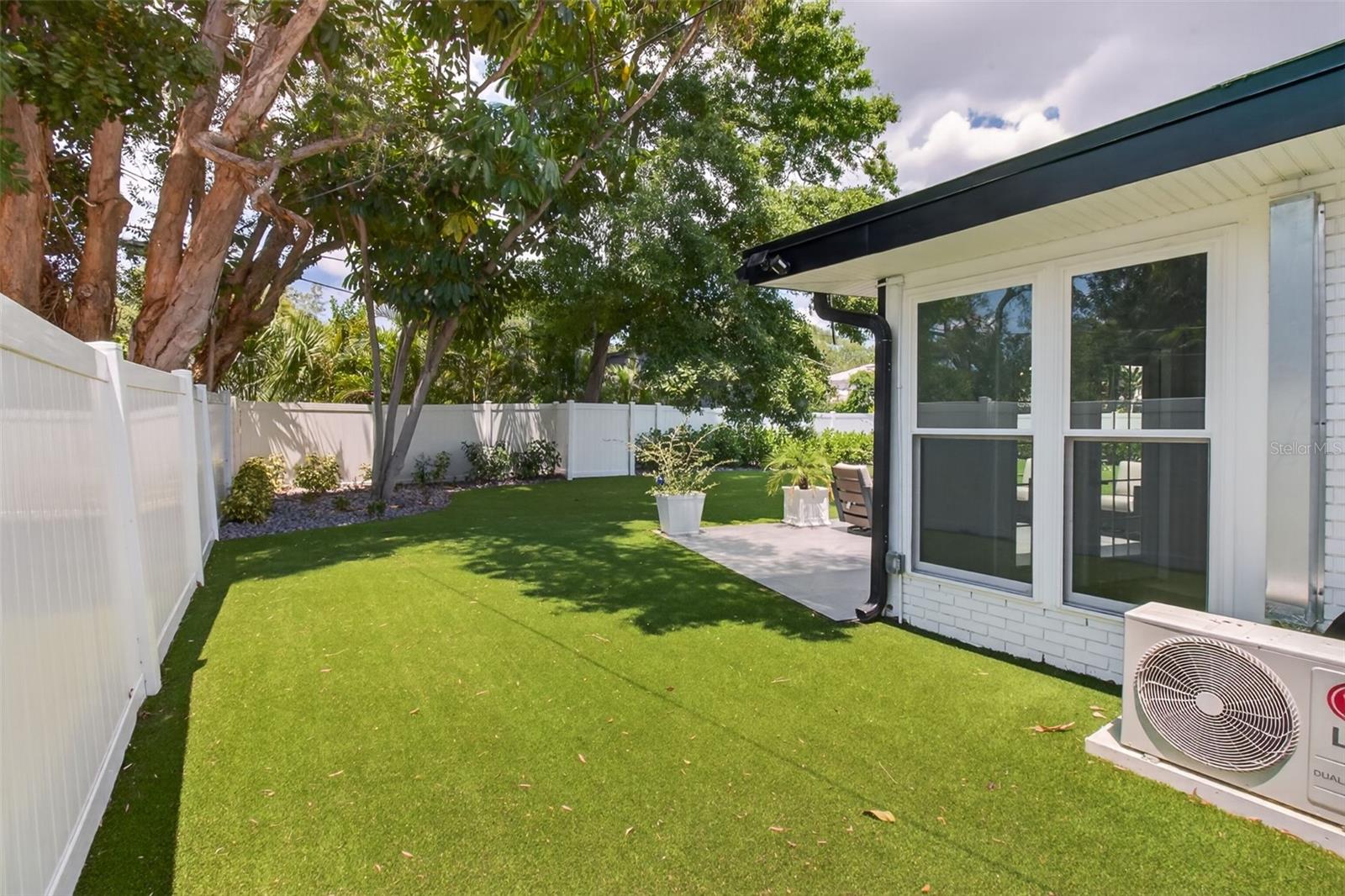 BELLEAIR ESTATES - Residential
