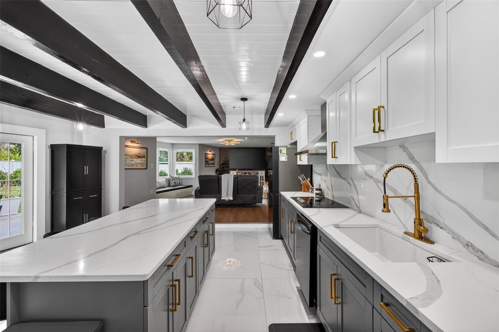 BELLEAIR ESTATES - Residential