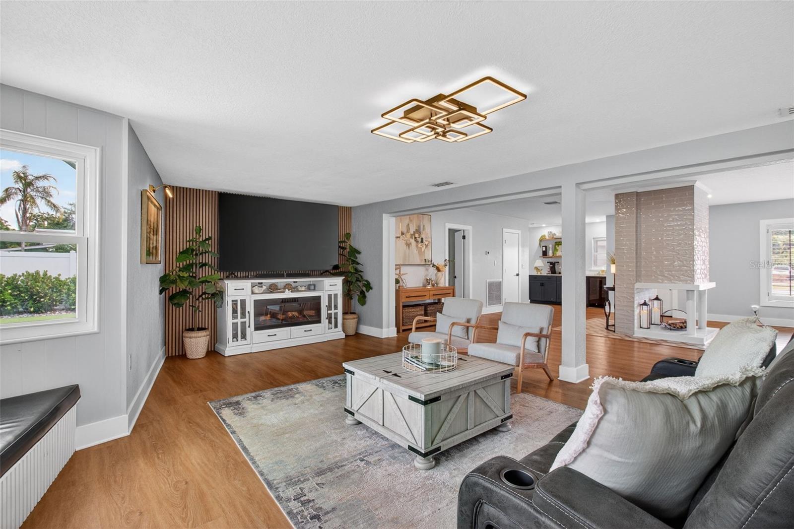 BELLEAIR ESTATES - Residential