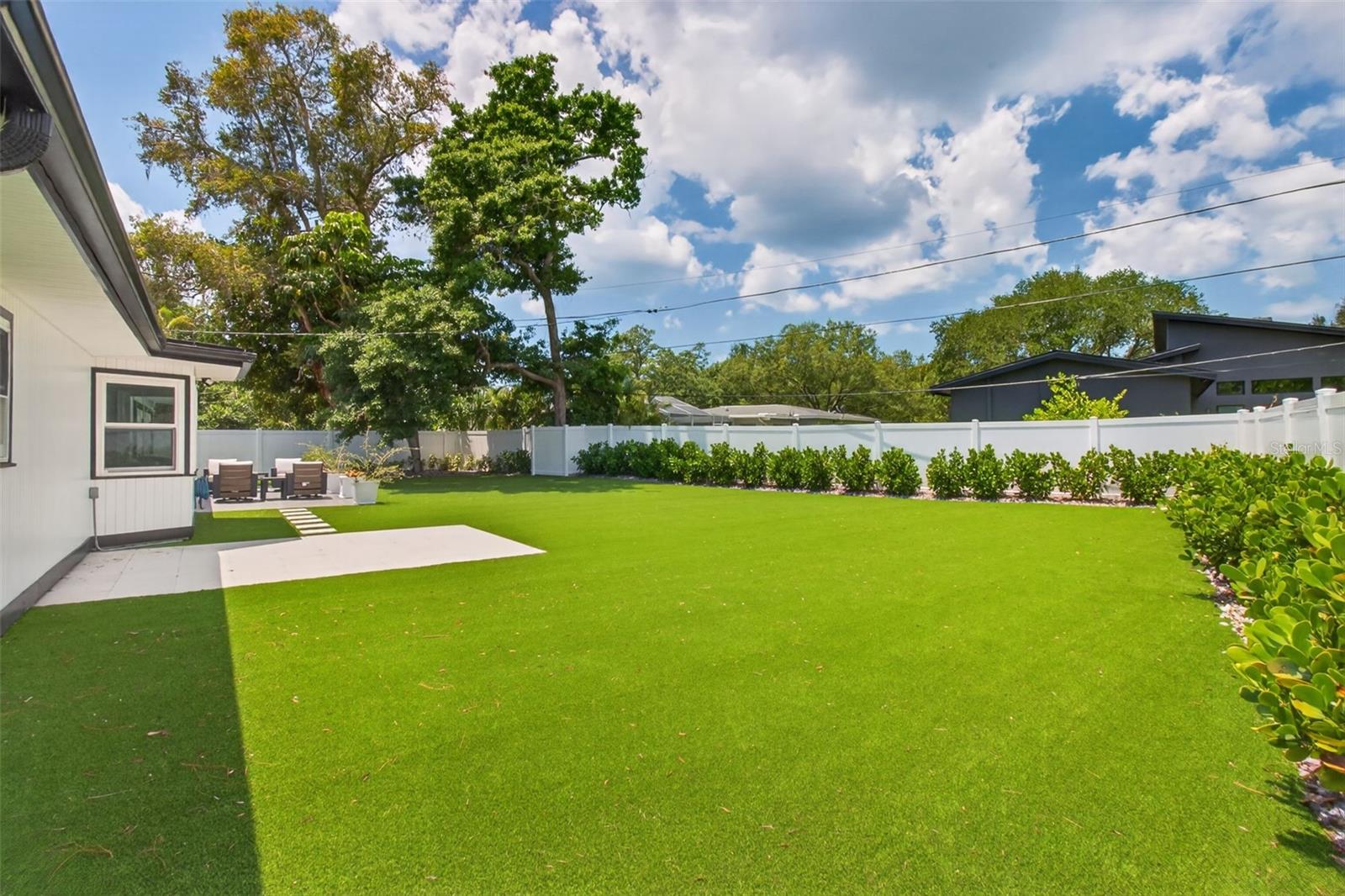 BELLEAIR ESTATES - Residential