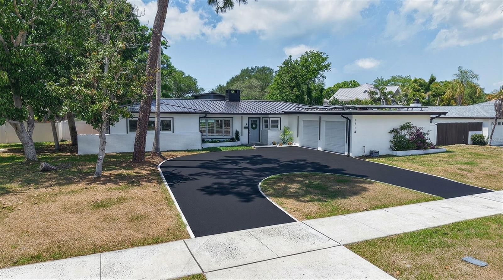 BELLEAIR ESTATES - Residential