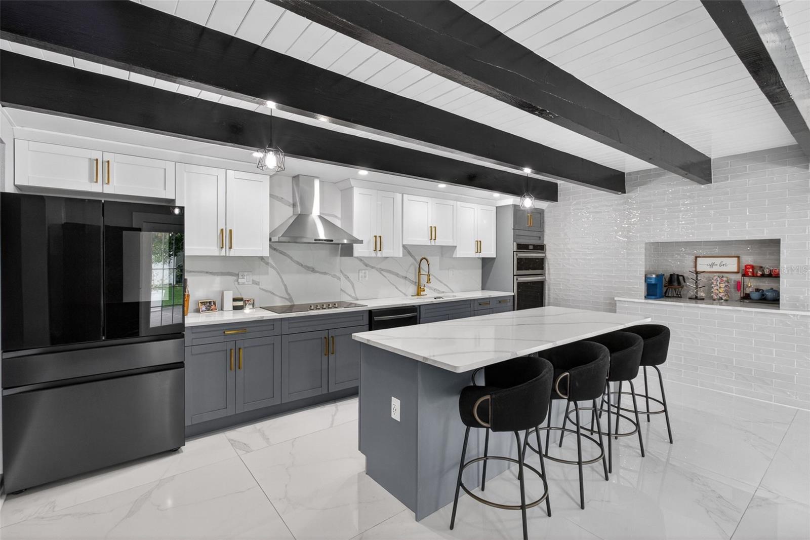 BELLEAIR ESTATES - Residential