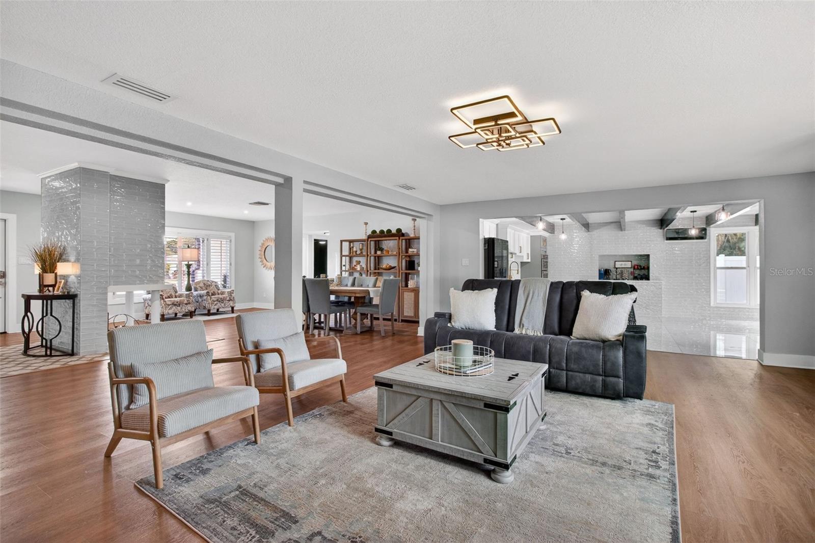 BELLEAIR ESTATES - Residential