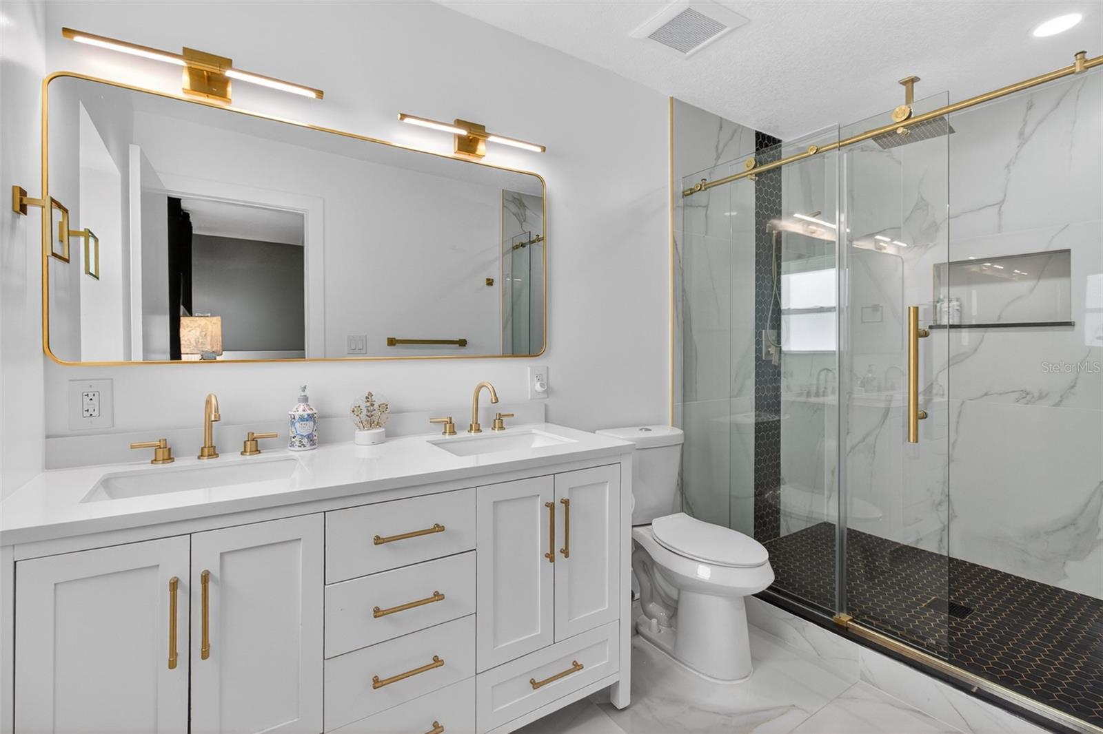 BELLEAIR ESTATES - Residential