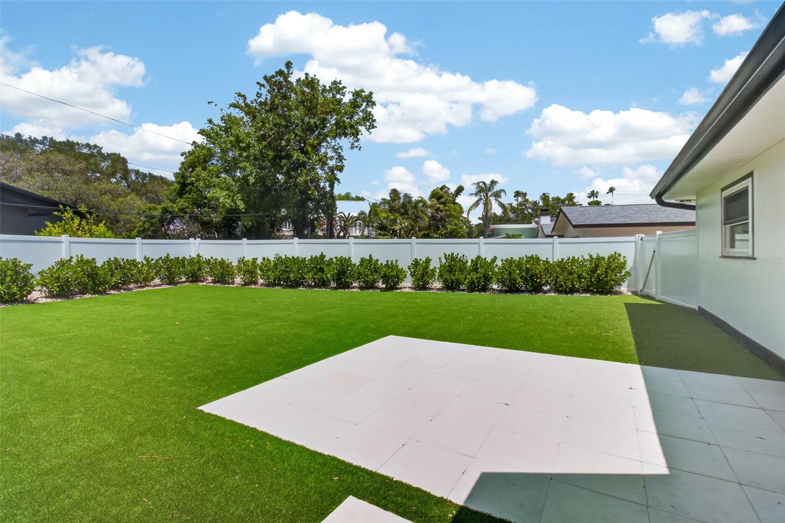 BELLEAIR ESTATES - Residential