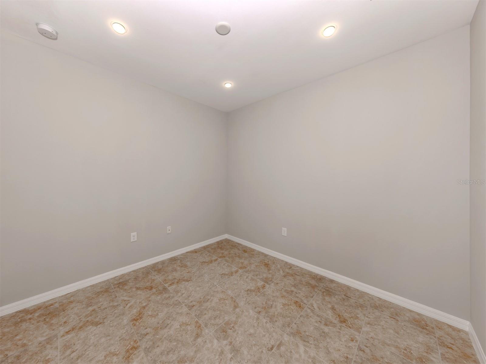 TOSCANA ISLES - Residential