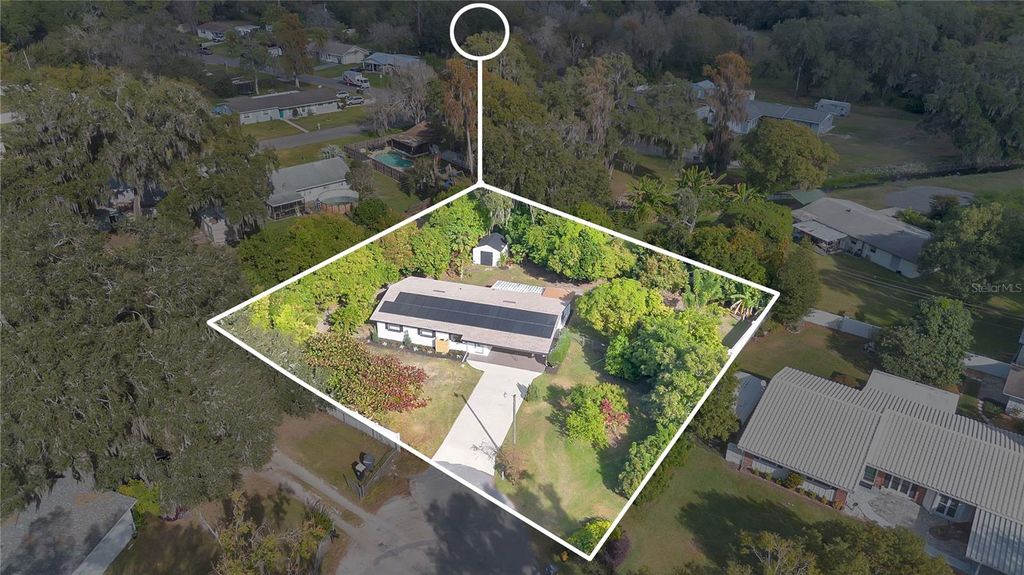 Photo of 1033 Wildwood W, Lakeland, FL 33801 (MLS # L4958317)