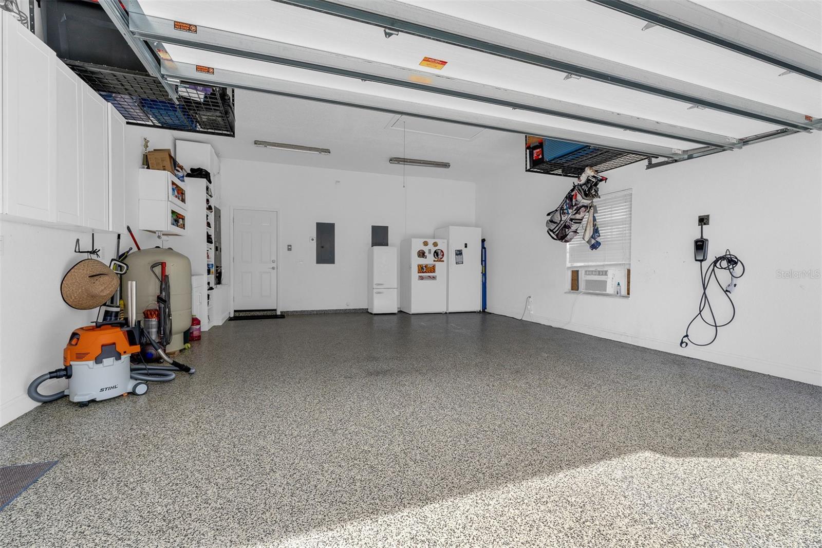 ROYAL RANCH ESTATES FIRST ADD - Residential