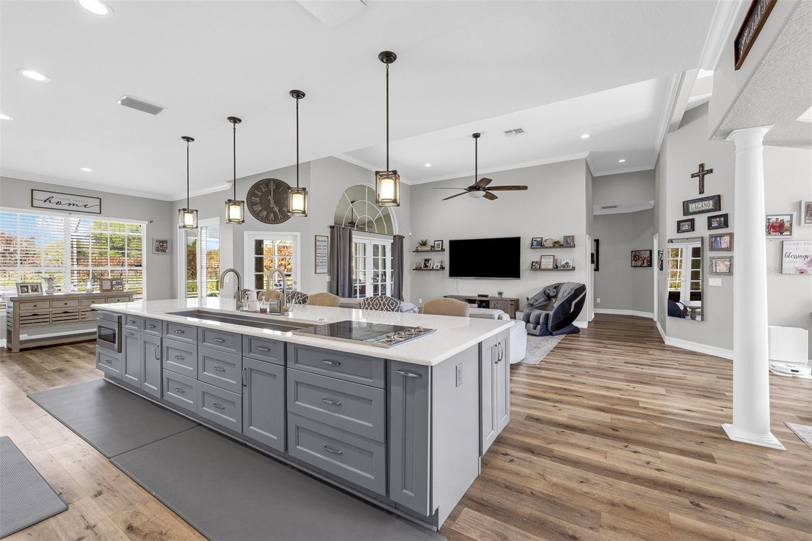 ROYAL RANCH ESTATES FIRST ADD - Residential