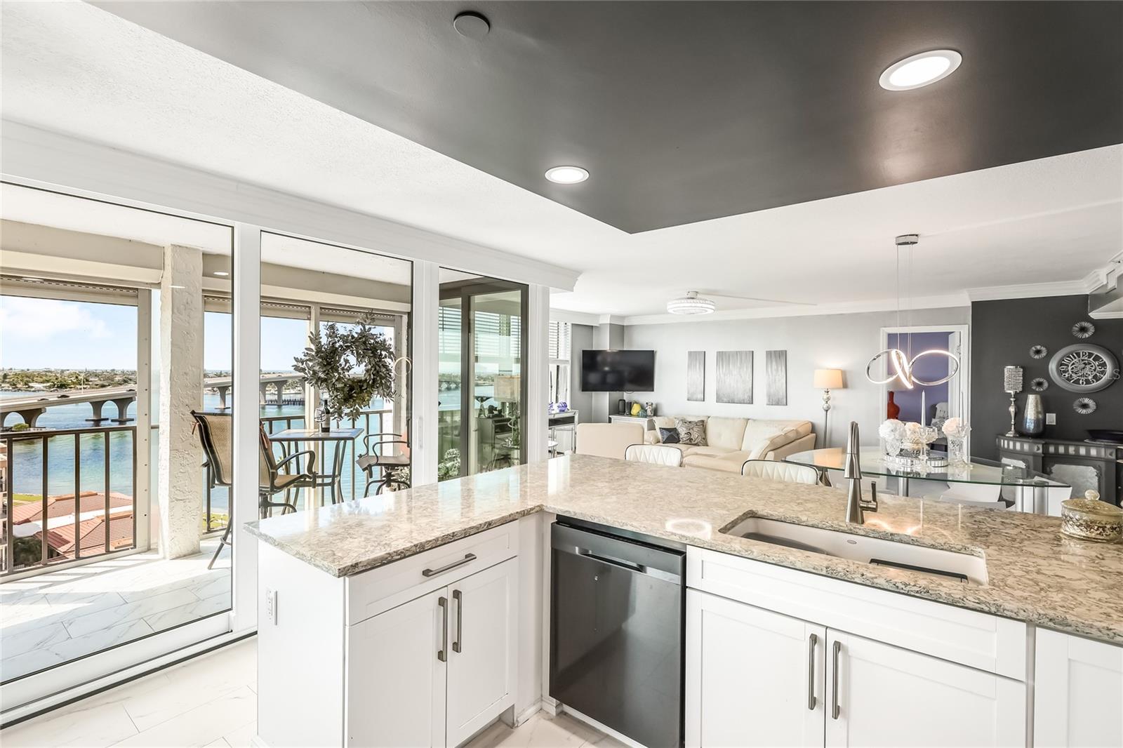 CASA DEL MAR CONDO IV - Residential