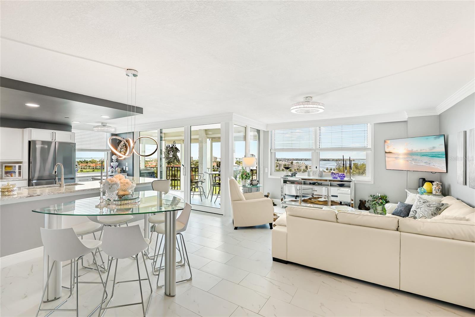 CASA DEL MAR CONDO IV - Residential