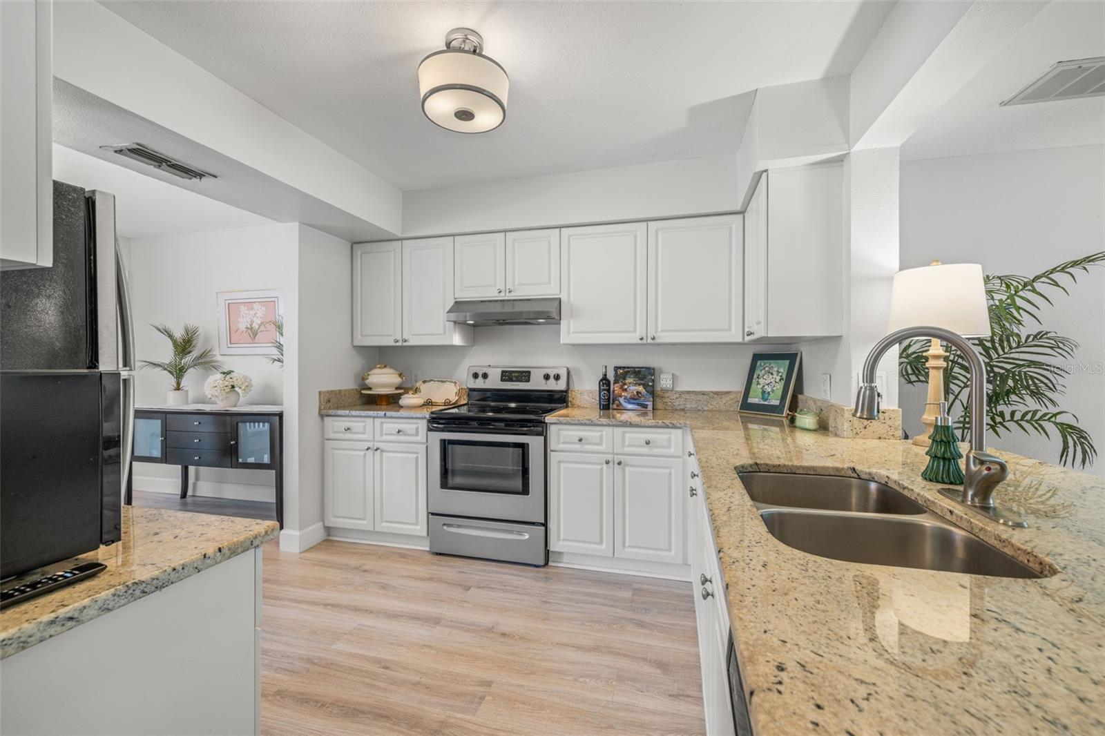 CARROLLWOOD VILLAGE PH III - Residential